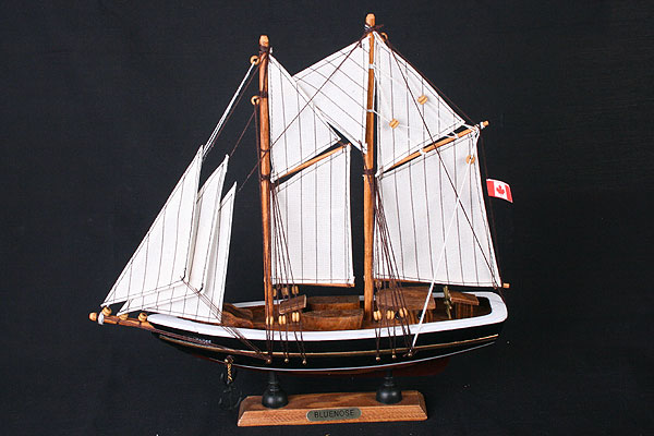 12" Bluenose Model